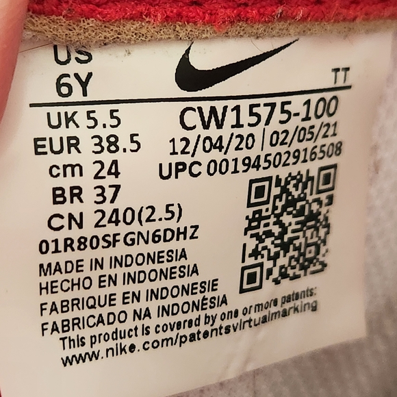 Nike Air White and Red Sneakers Size 6Y - Picture 2 of 15